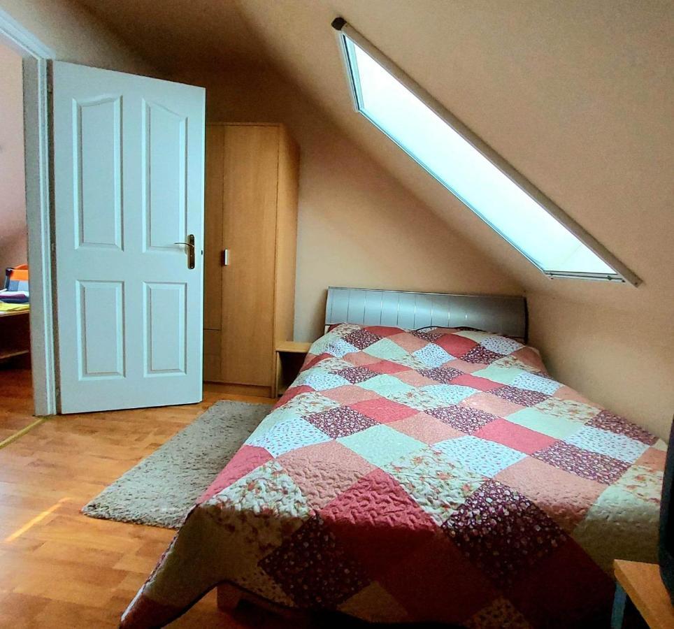 Вилла Szemermetes Erzsok Nyaralohaz Дьомаэндрёд Экстерьер фото